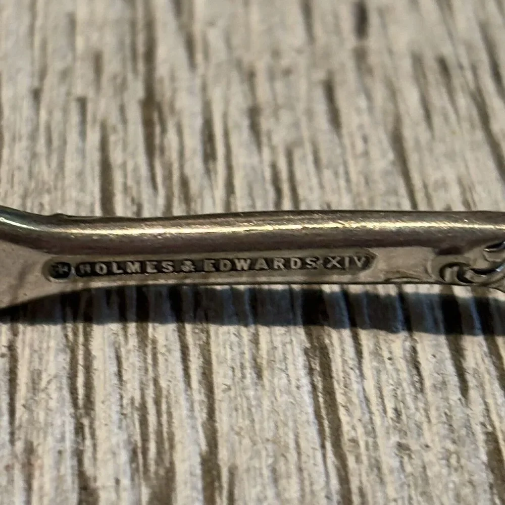Holmes &‎ Edwards XIV Twisted Handle Master Butter Knife Spreader